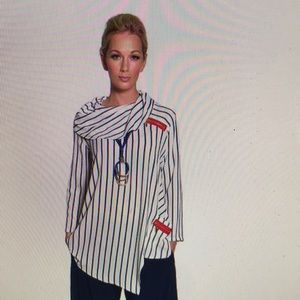 IC Collection Top NWT